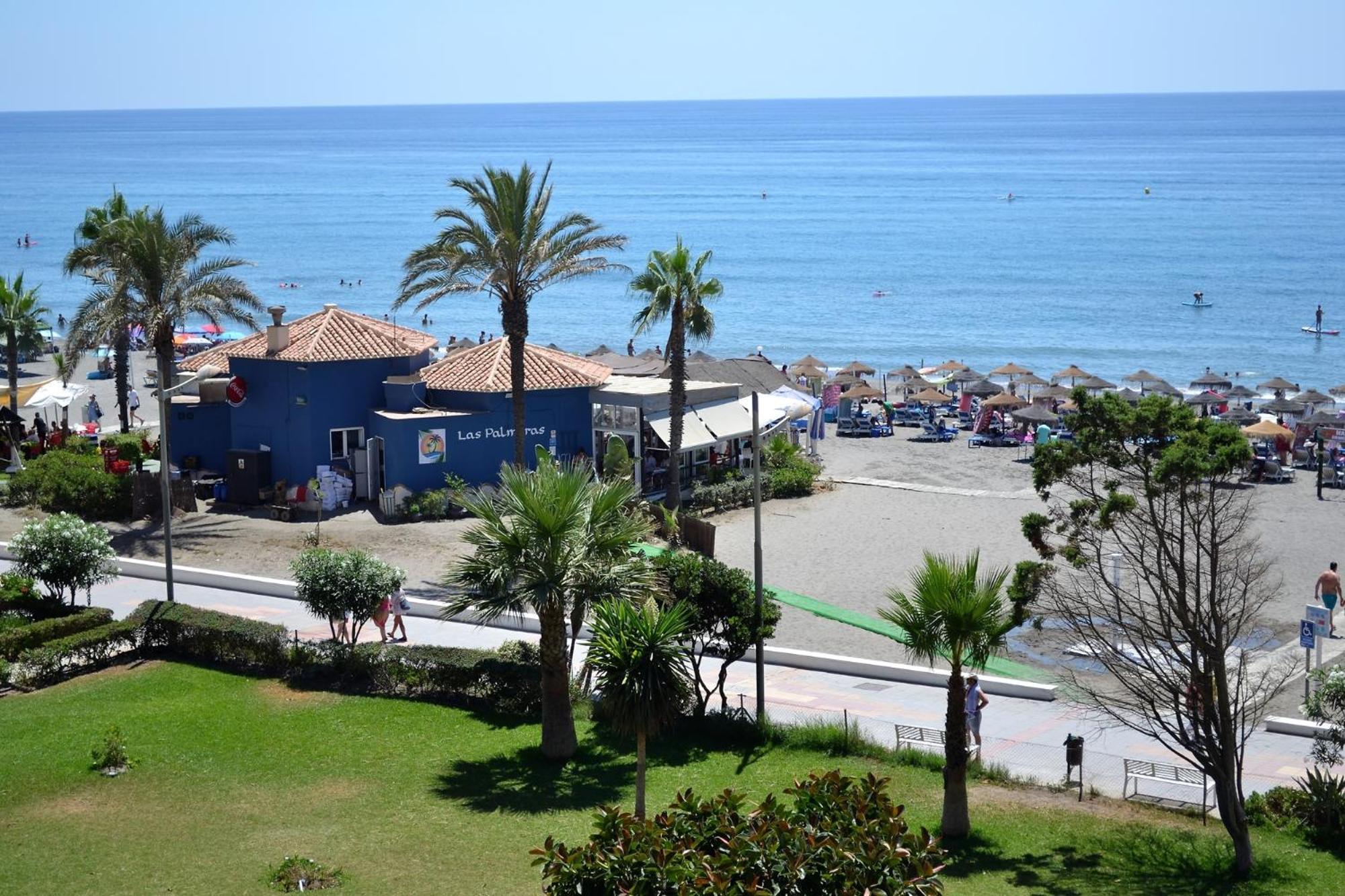 Spacious 1 Bedroom Apartment, Beach Front, Torrox Costa ภายนอก รูปภาพ