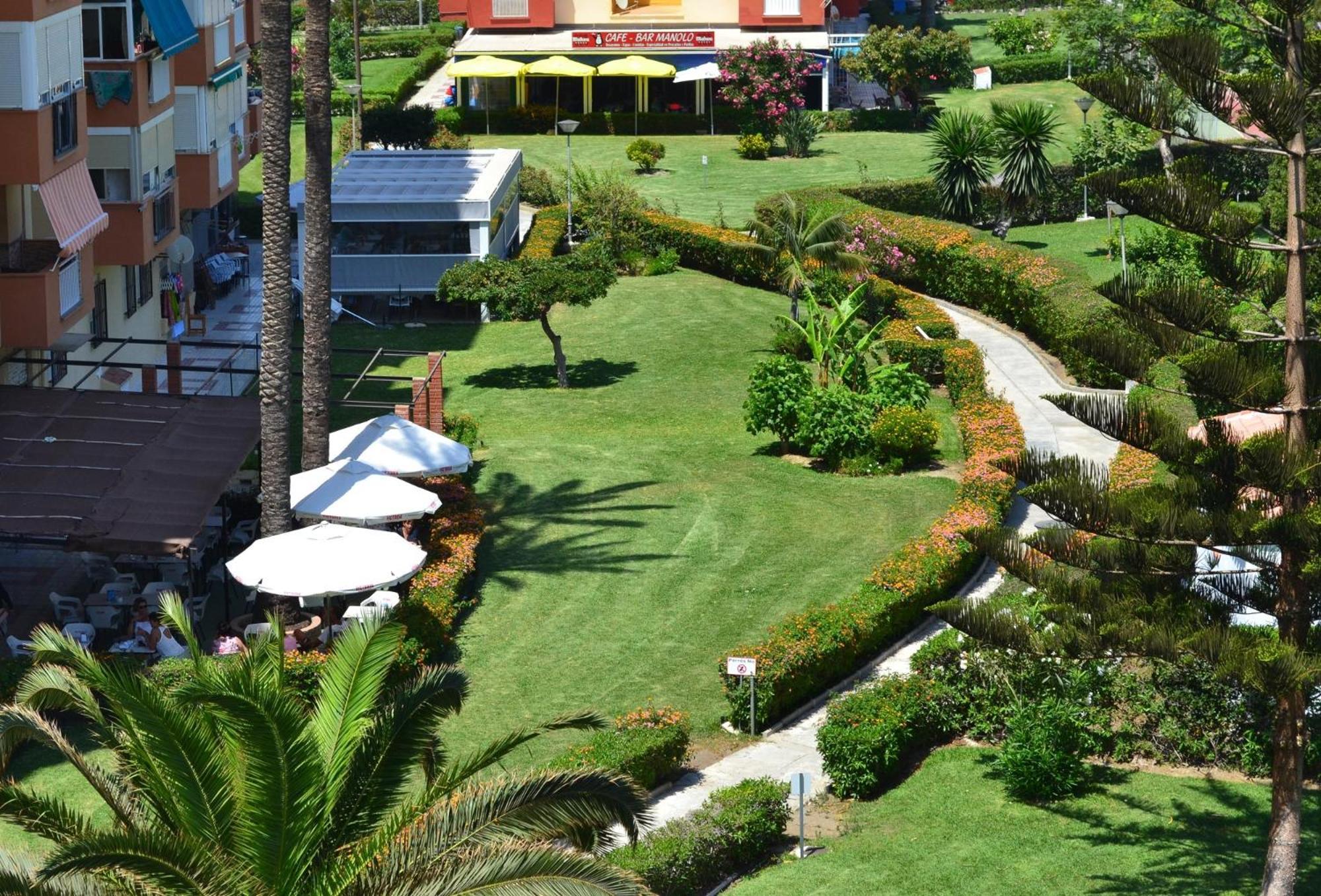 Spacious 1 Bedroom Apartment, Beach Front, Torrox Costa ภายนอก รูปภาพ