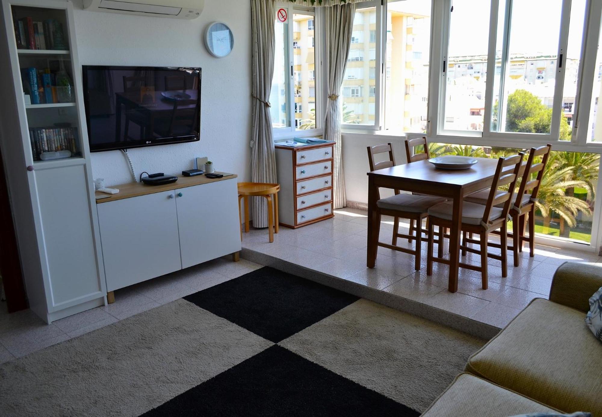 Spacious 1 Bedroom Apartment, Beach Front, Torrox Costa ภายนอก รูปภาพ