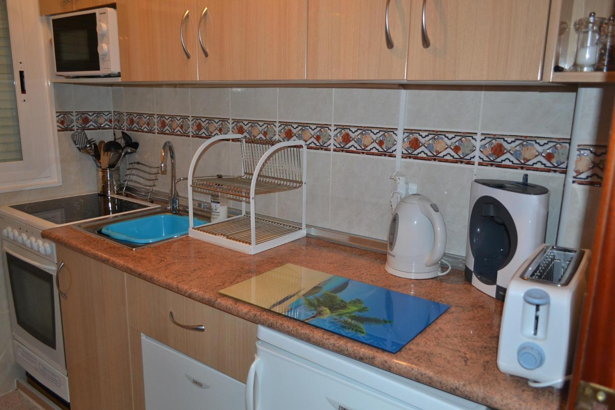 Spacious 1 Bedroom Apartment, Beach Front, Torrox Costa ภายนอก รูปภาพ