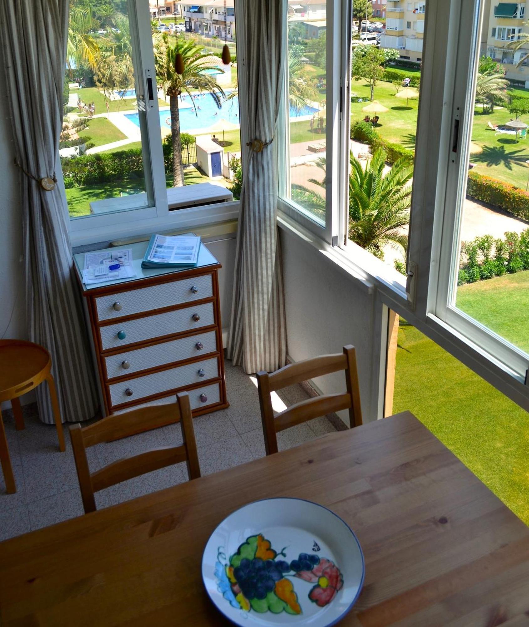Spacious 1 Bedroom Apartment, Beach Front, Torrox Costa ภายนอก รูปภาพ