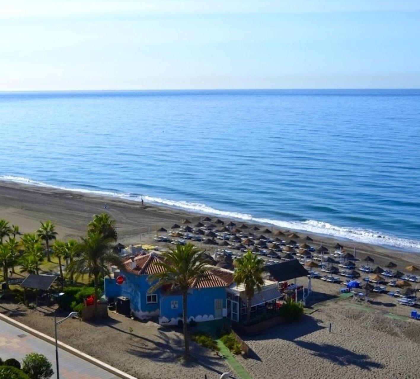 Spacious 1 Bedroom Apartment, Beach Front, Torrox Costa ภายนอก รูปภาพ